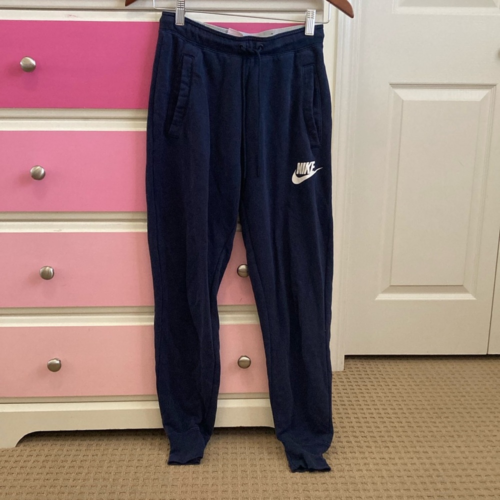 🛍️ Nike navy fleece sweatpants